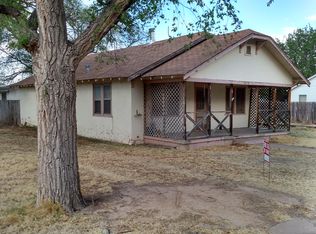 510 W 3rd St, Claude, TX 79019