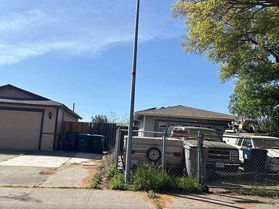 3rd image of 4449 Baumgart Way