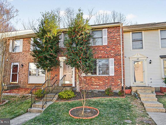 2nd image of 605 Ridgecrest Ct