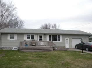 207 9th Ave SE, Devils Lake, ND 58301