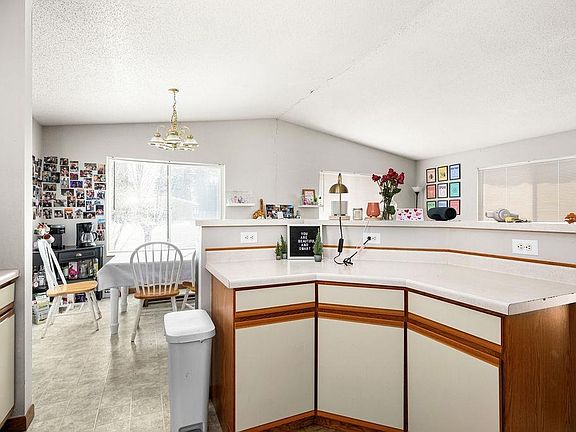 4th image of 2425 Vermilion Rd