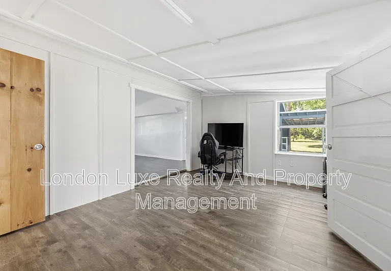 9246 Bearden Rd — Photo 30
