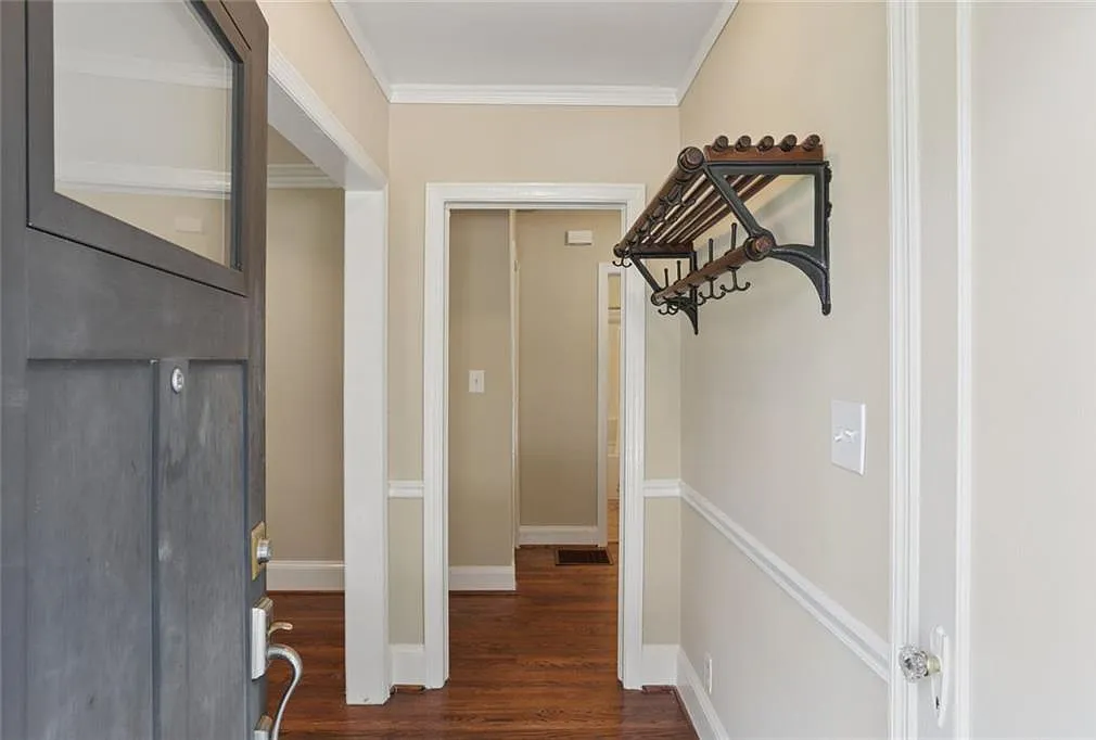 3 bed, 1.0 bath, 1486 sqft, $2,900 — Photo 4