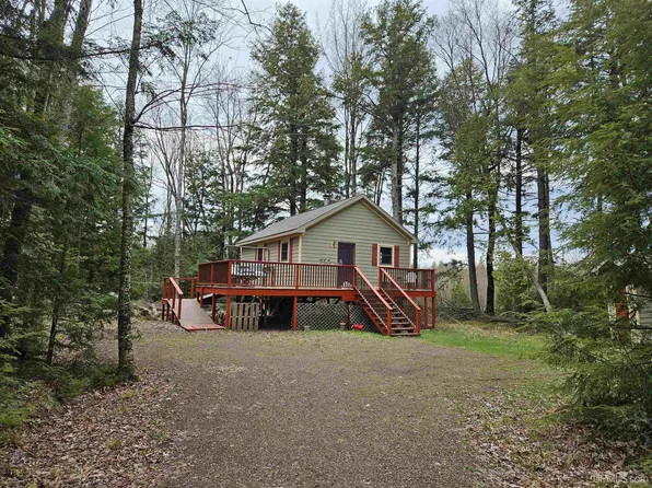 13629 Lakeshore Dr, Ontonagon Township, MI 49953