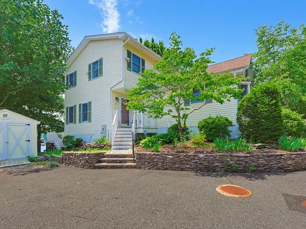 82 Ridge Rd, Foxboro, MA 02035