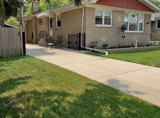 6705 W Forest View Ln, Niles, IL 60714