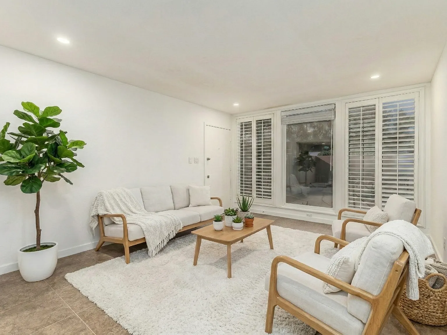 2 bed, 950 sqft, $1,699 — Photo 3