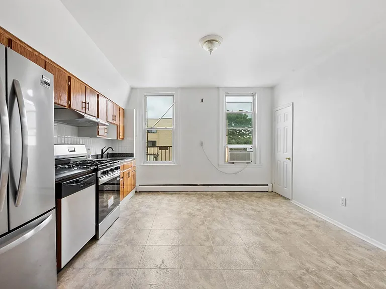 3805 Palisade Ave #3 — Photo 15