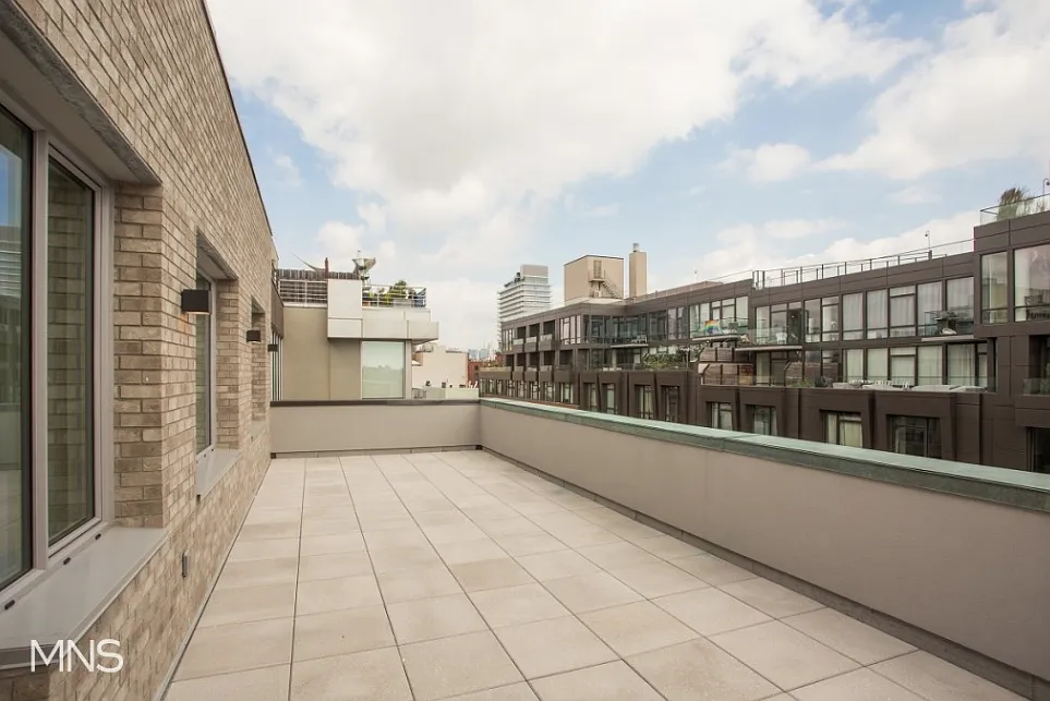 178 North 11th Street — Photo 2