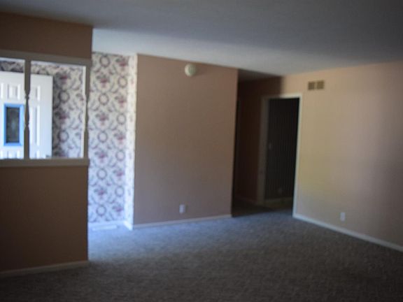5th image of 1606 Park Ave W