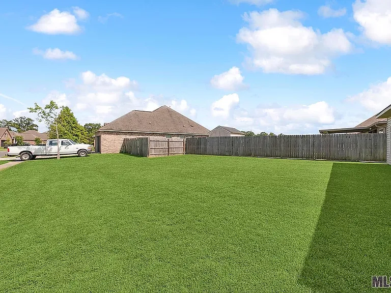 6382 Mallard Crossing Dr — Photo 10