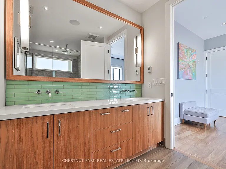 540 College St #Penthouse 2 — Photo 19