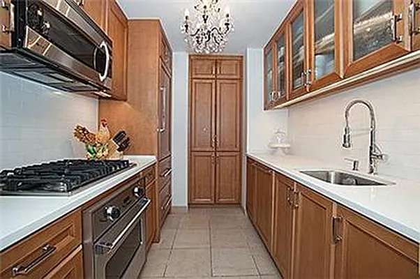 Rented by R New York | media 21