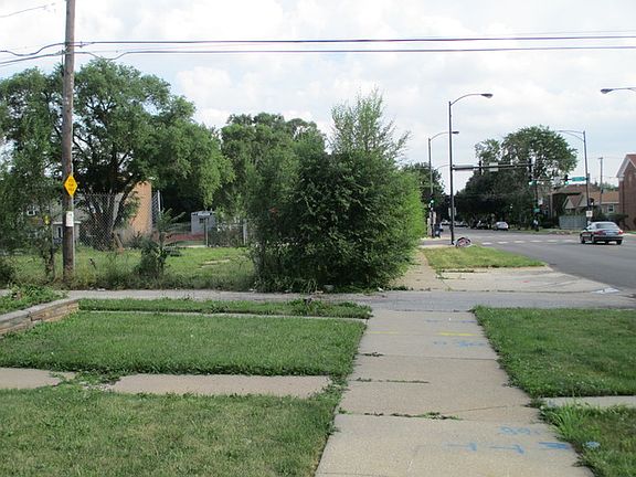 4th image of 10643 S Dr Martin Luther King Jr Dr