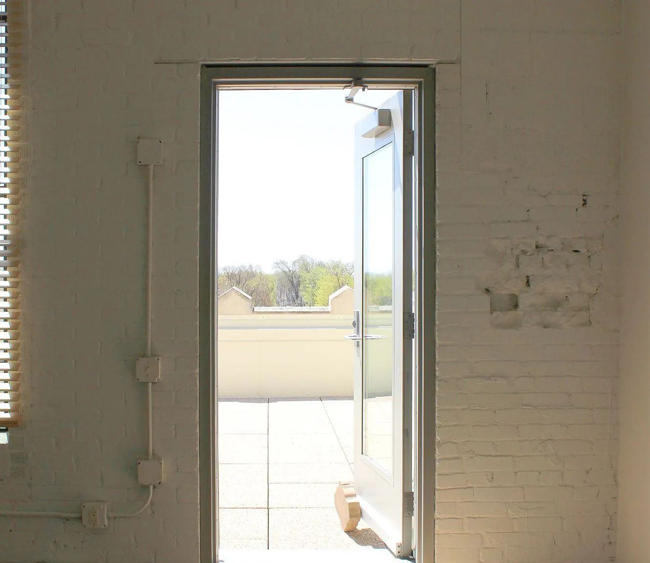 2929 Chicago Ave — Photo 4