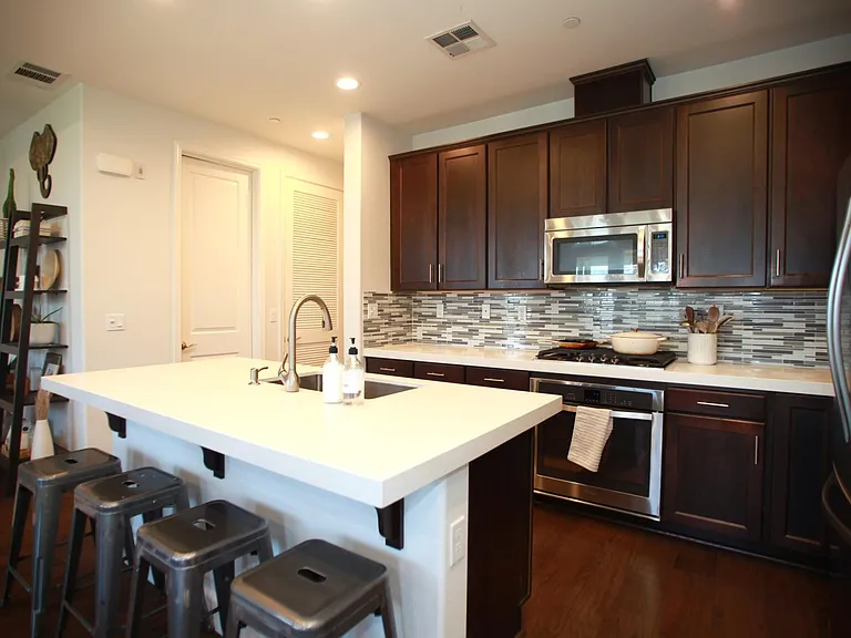 642 Bair Island Rd #1011 — Photo 7