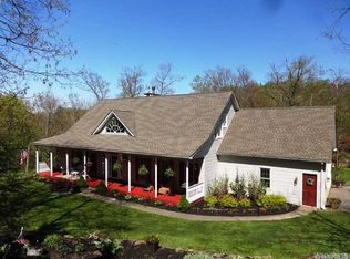 196 Stoneybrook Rd, Orchard Park, NY 14127