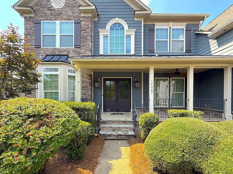 15007 Skypark Dr — Photo 2
