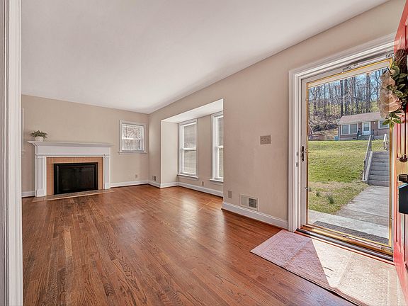 5th image of 1013 Gardens Rd SW