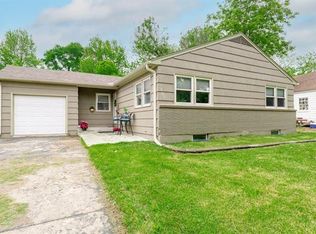 207 SW Lakeview Blvd, Lees Summit, MO 64063
