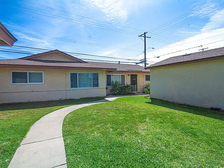 306 N Azusa Ave — Photo 5