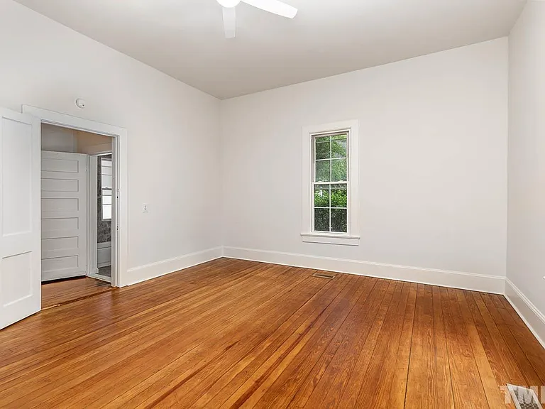 312 E Church St — Photo 10