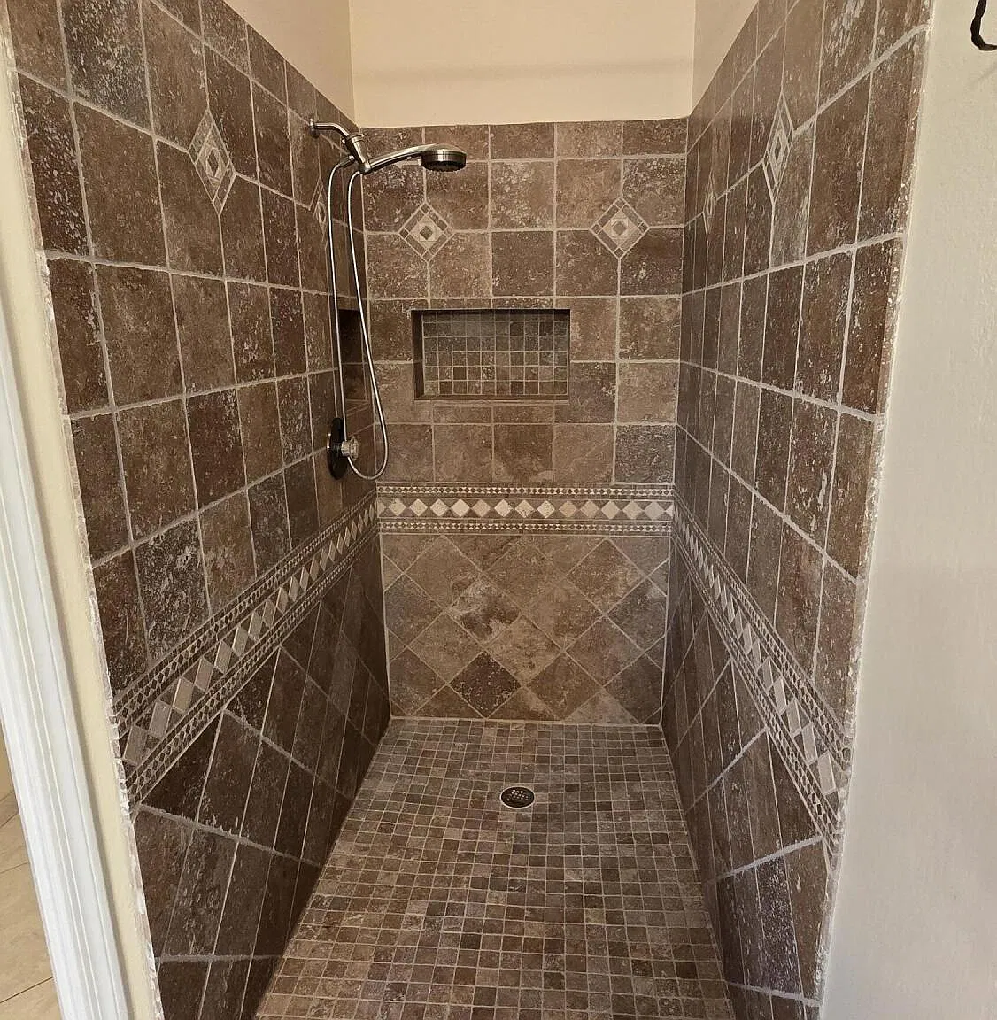 4 bed, 2.5 bath, 2557 sqft, $2,495 — Photo 2