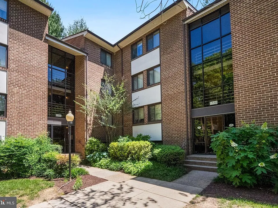 1550 Northgate Sq #22B