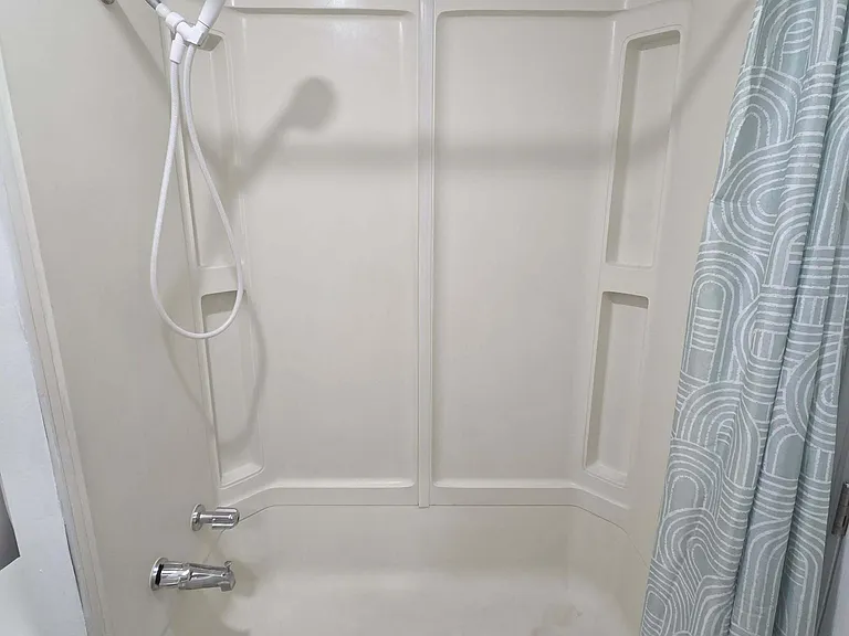 1606 Dickson Ave #1 — Photo 16