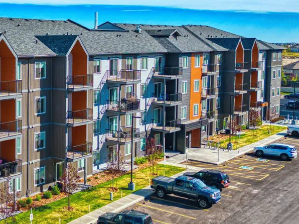 5530 Schonsee Dr NW #318, Edmonton, AB T5Z 0T6