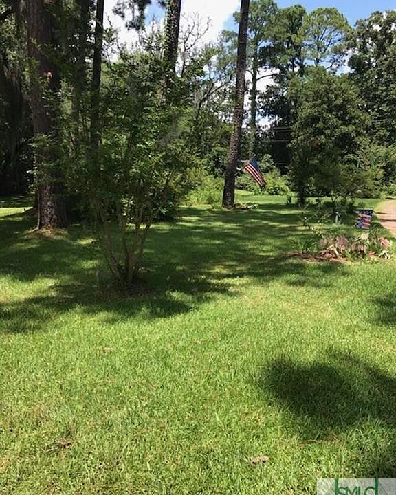 2nd image of 114 Country Club Dr