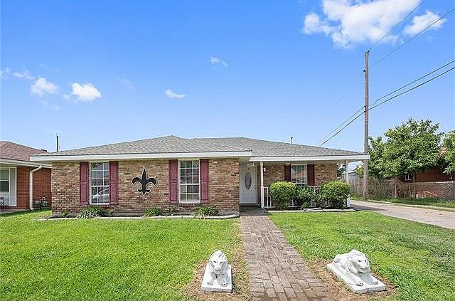 1st image of 2316 Creely Dr