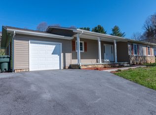 1149 Hillview Dr, Abingdon, VA 24210