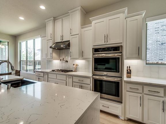 3rd image of 1205 Hot Springs Way