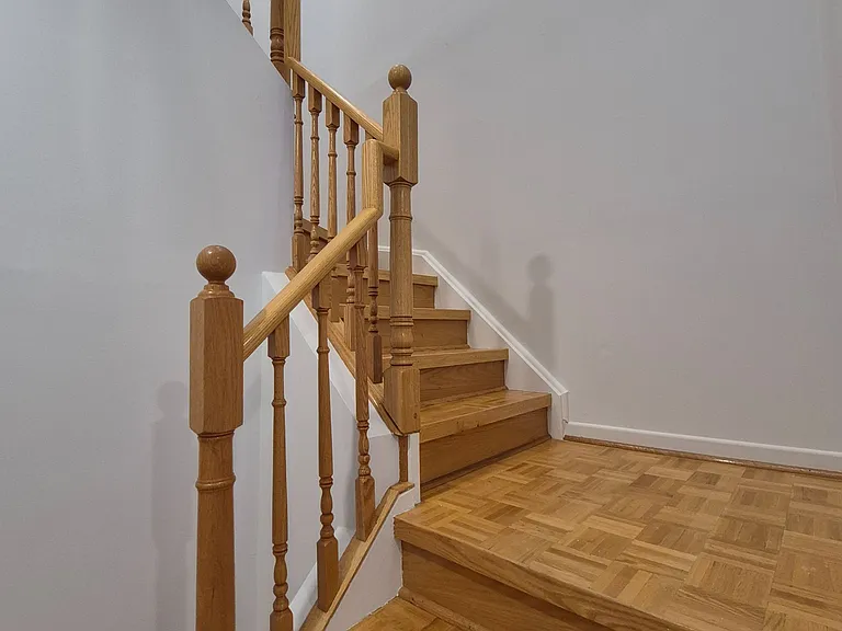 77 Colleen St — Photo 16