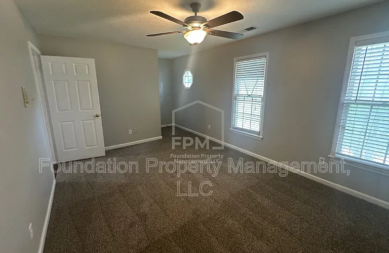 8559 Chippingham Dr — Photo 15