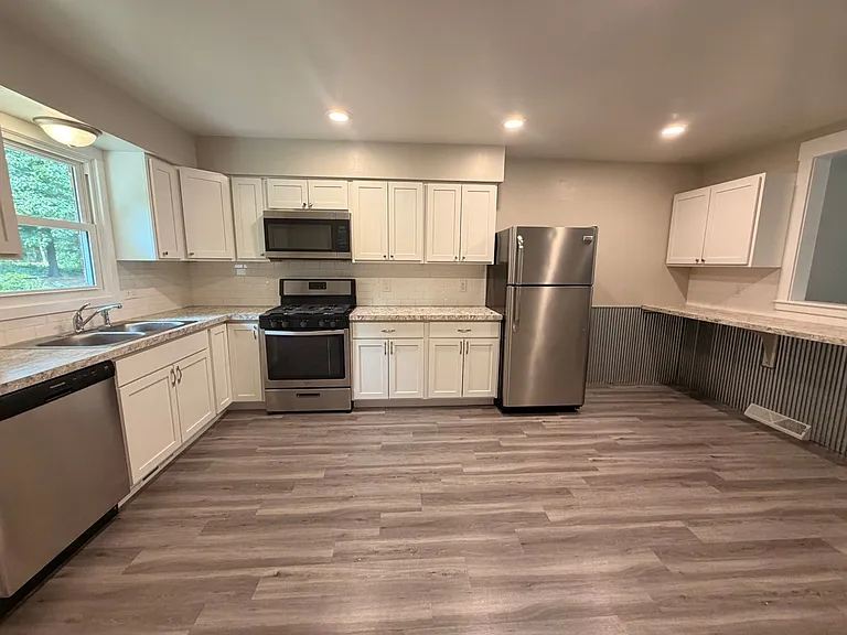 5729 Ridgebrook Ave SE — Photo 5