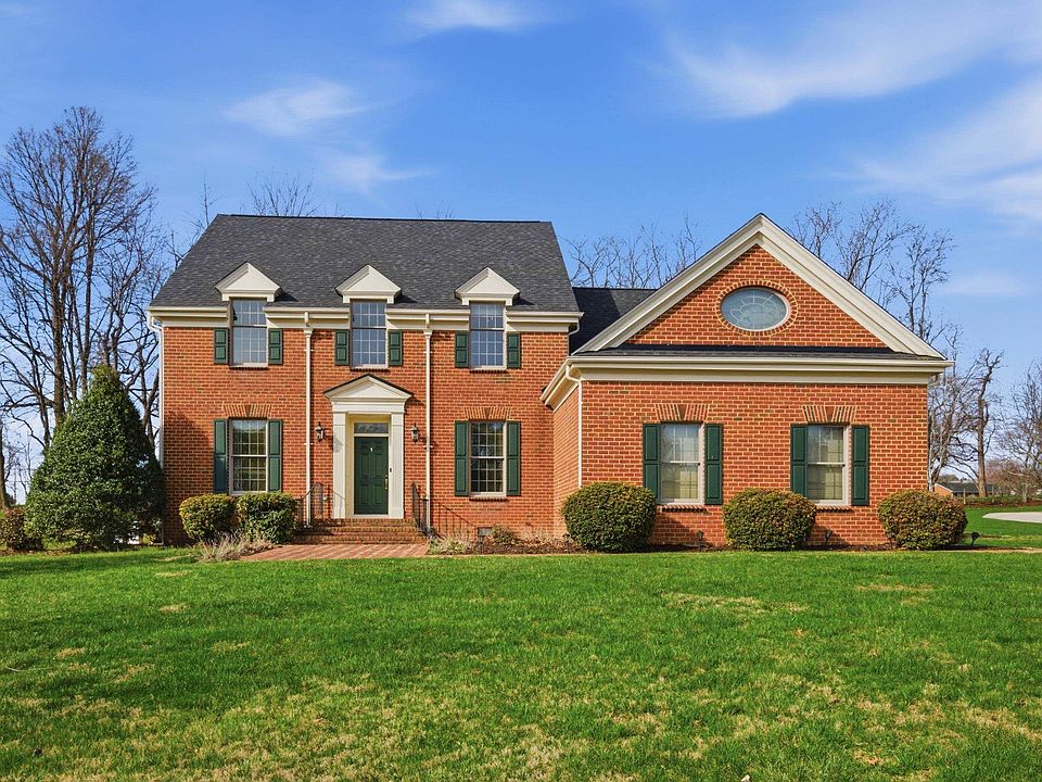1st image of 465 Loretto Dr