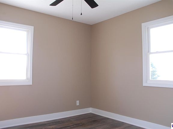 4th image of 17555 Leitchfield Rd