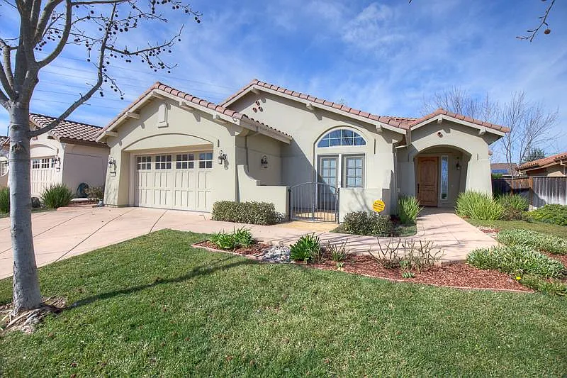 15390 La Rocca Dr photo 1
