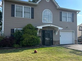31 Parkerson Rd, Edison, NJ 08817