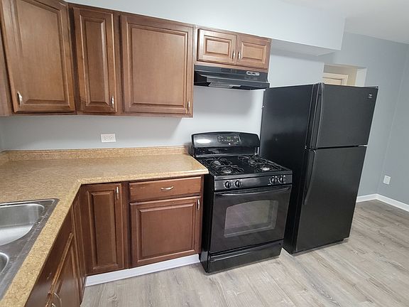 4th image of 3022 Sherwood Ave