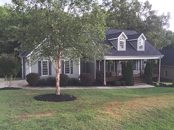 2nd image of 818 Tranquil Knoll Ln