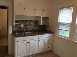 716 1/2 Hammond Ave, Waterloo, IA 50702