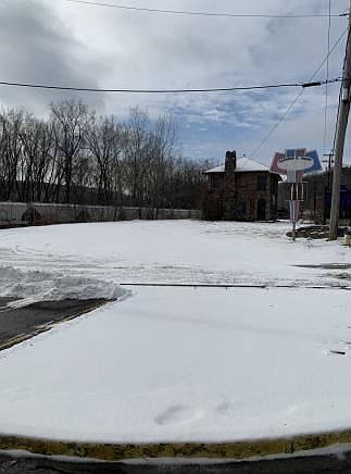 1st image of 570 Upper Court St