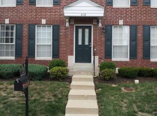 419 Parkview Place Dr, Ballwin, MO 63021