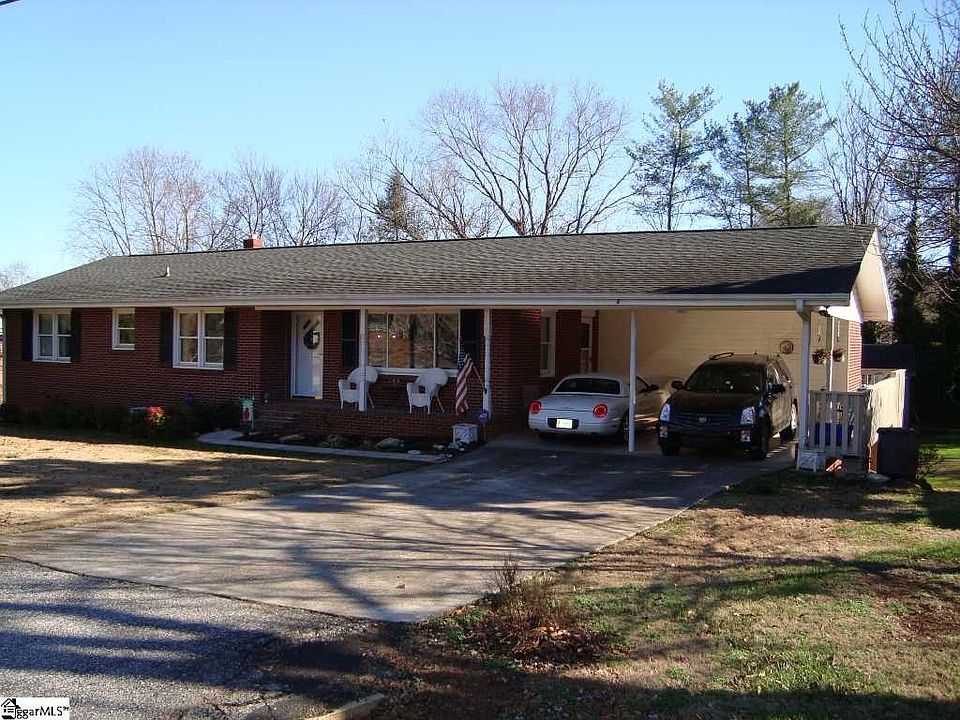 1st image of 8 Latham Dr
