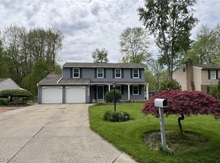 8908 Sherwood Dr NE, Warren, OH 44484