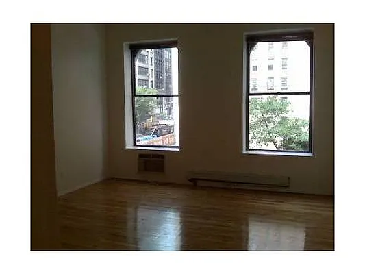 Rented by Green Line Realty | media 8