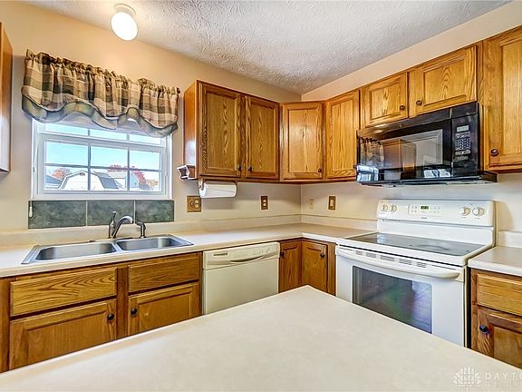 3rd image of 304 Windgate Ct